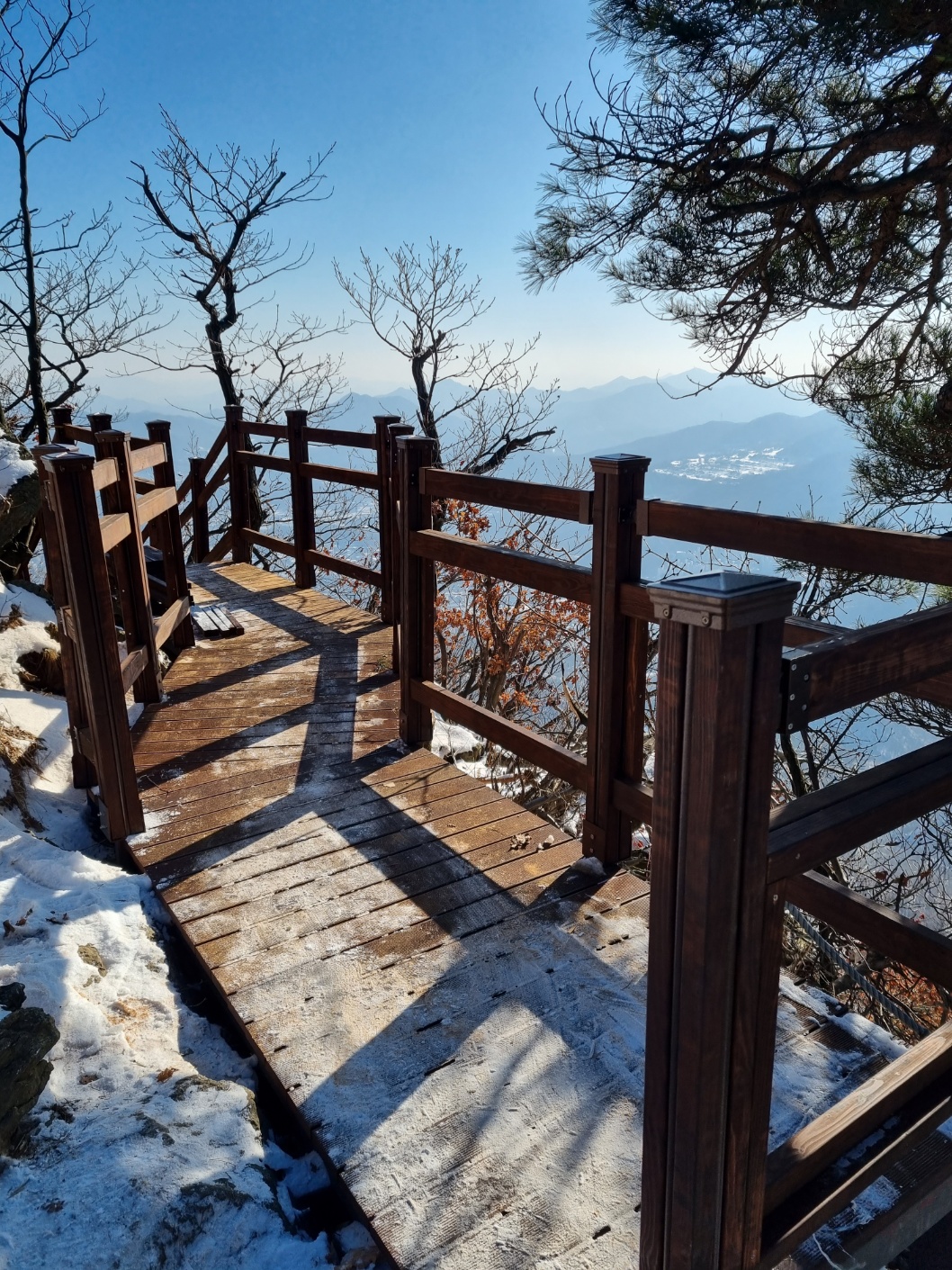 천마산 친환경 목재데크 산책로 시공 — 사진 1