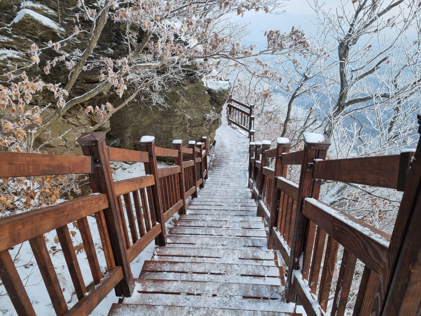 천마산 친환경 목재데크 산책로 시공 — 사진 17