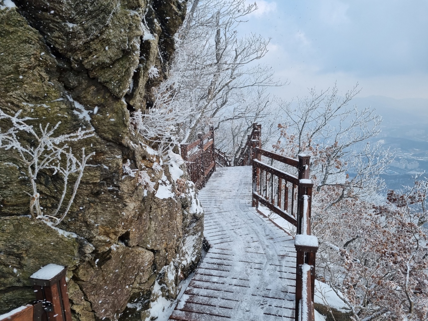 천마산 친환경 목재데크 산책로 시공 — 사진 18