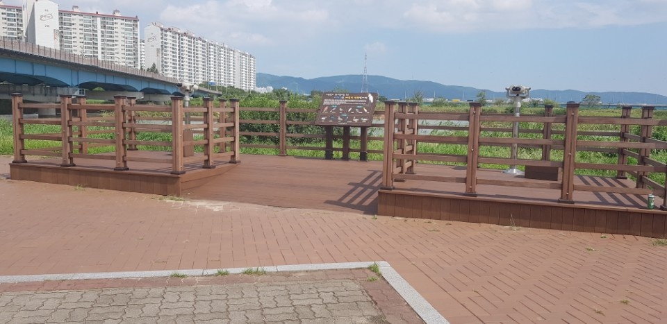 청라공원 친환경 합성목재 데크로드 산책로 — 사진 2