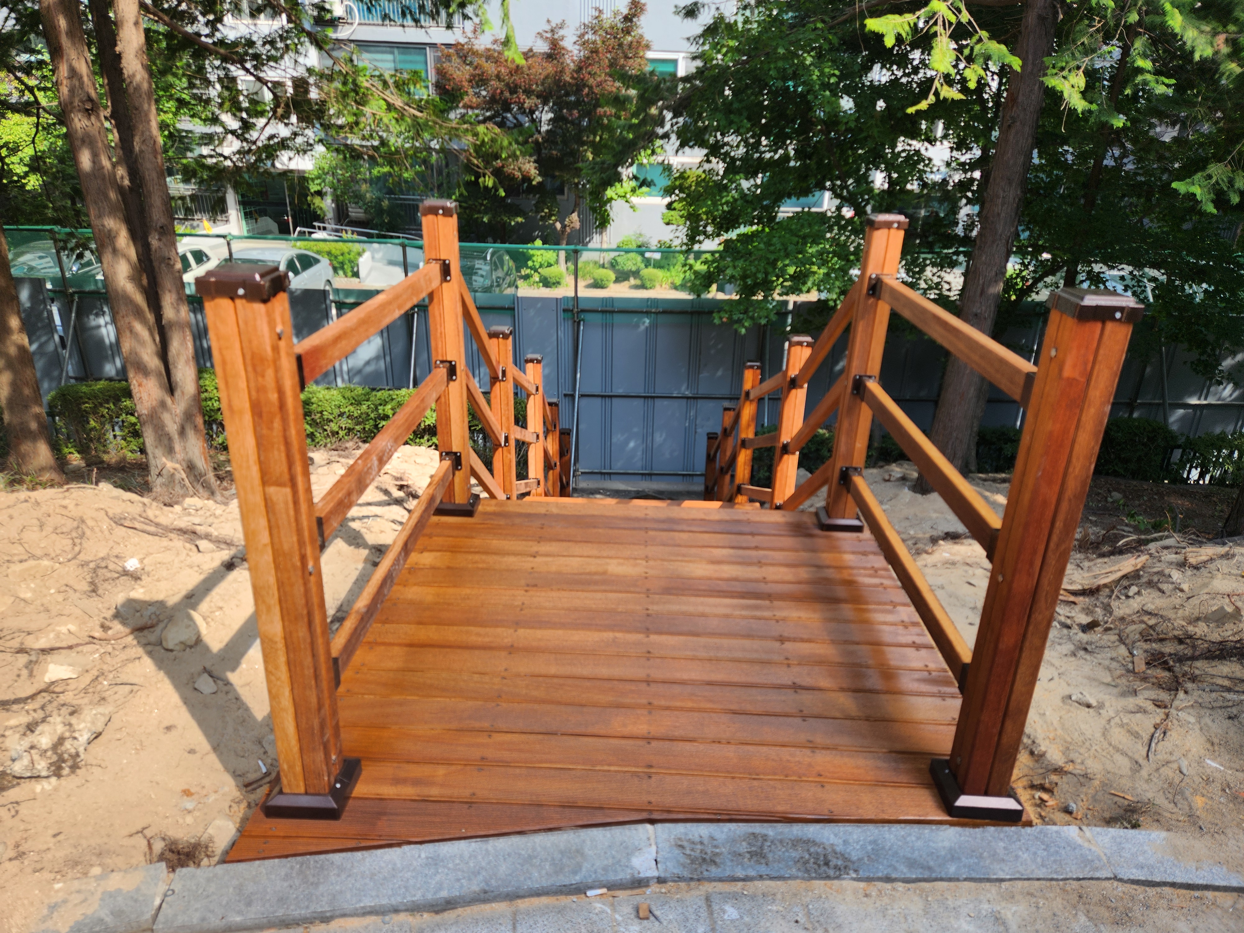대전공원 프리미엄 천연목 산책로 데크 — 사진 4